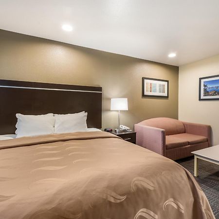 Quality Inn & Suites Near Nas Fallon Eksteriør bilde
