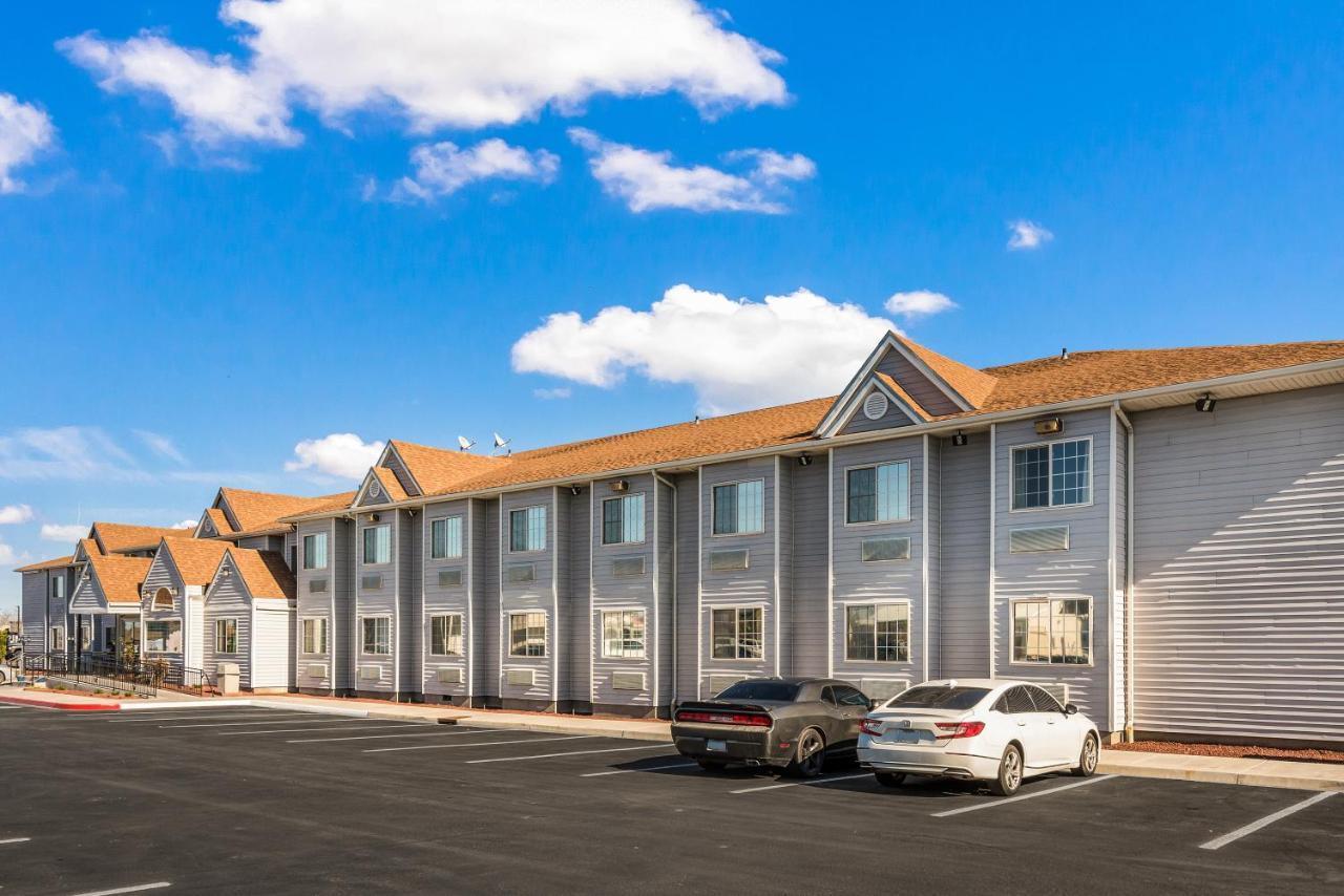Quality Inn & Suites Near Nas Fallon Eksteriør bilde