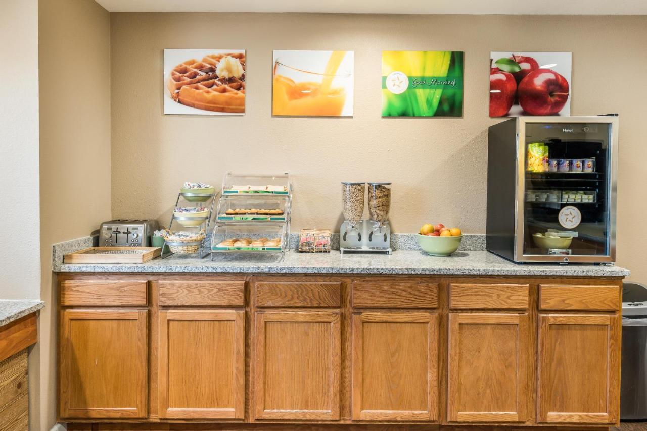 Quality Inn & Suites Near Nas Fallon Eksteriør bilde