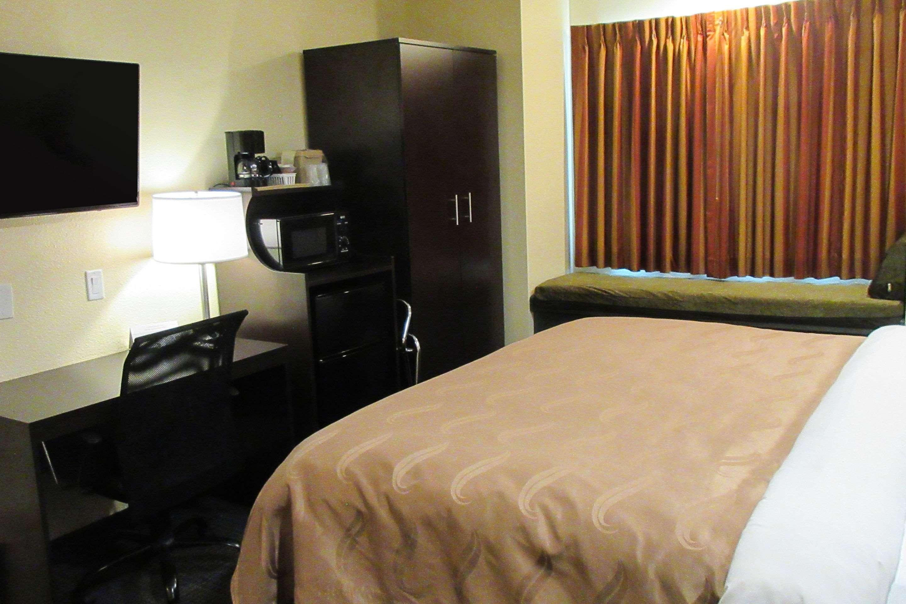Quality Inn & Suites Near Nas Fallon Eksteriør bilde