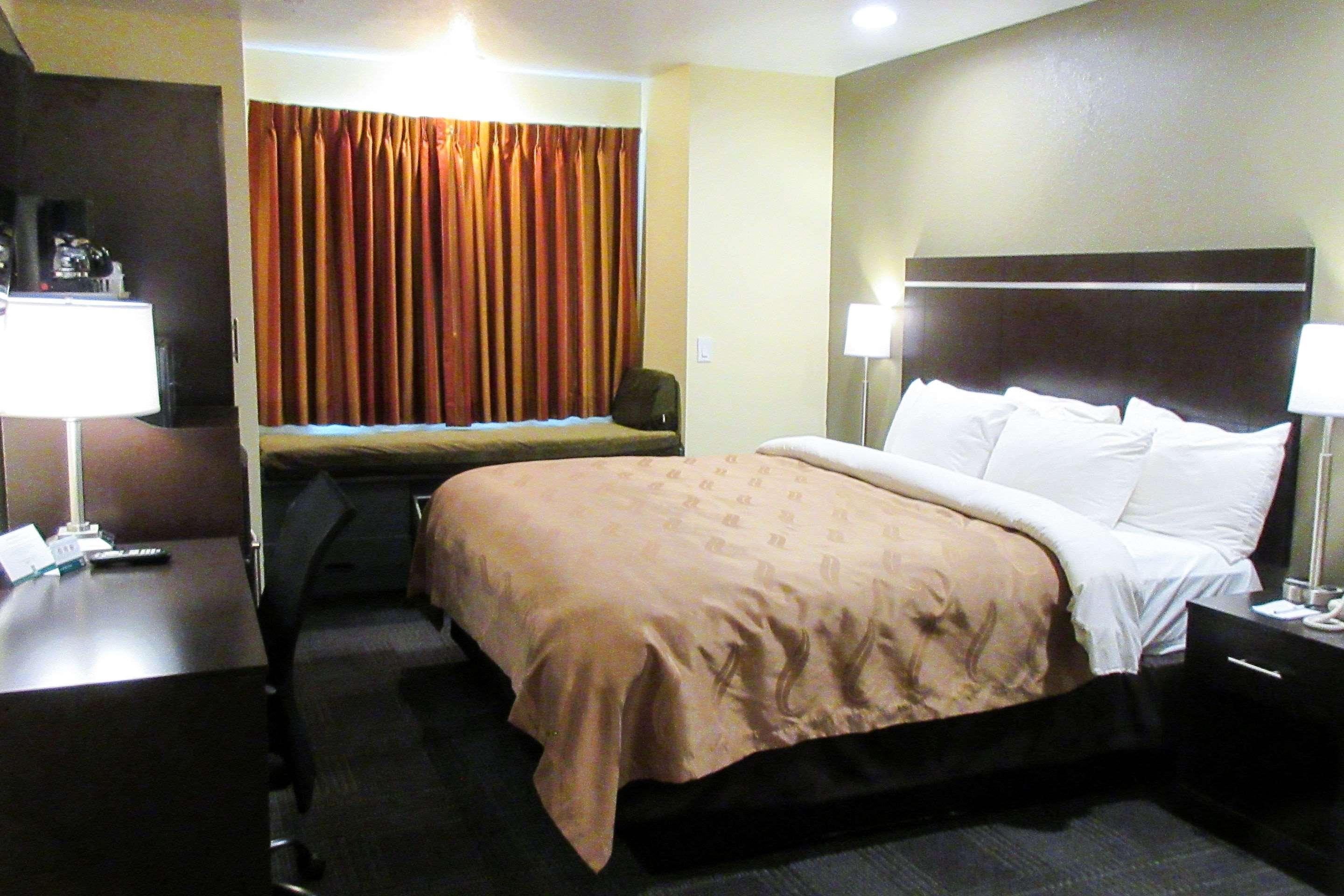 Quality Inn & Suites Near Nas Fallon Eksteriør bilde